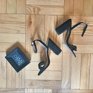 LOFT Strappy Black Block Heels 👩🏼‍💻✌🏼